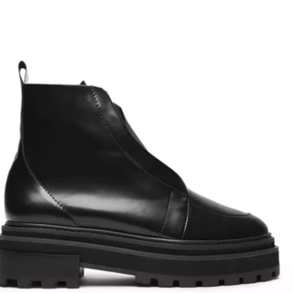 SCHUTZ
Women's Johan Booties
Size 8 - Picture 2 of 5